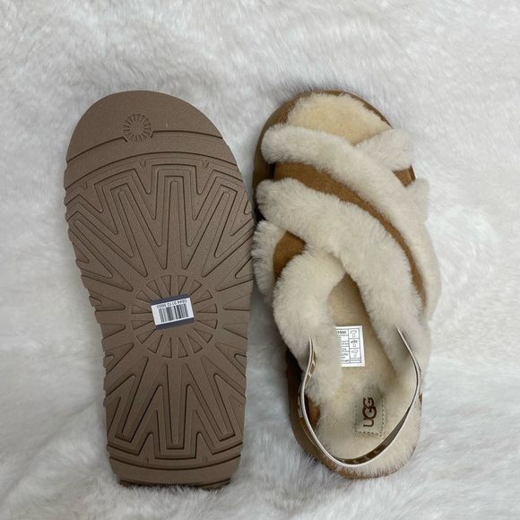 UGG Disco Cross Genuine Shearling Slide - Picture 10 of 12